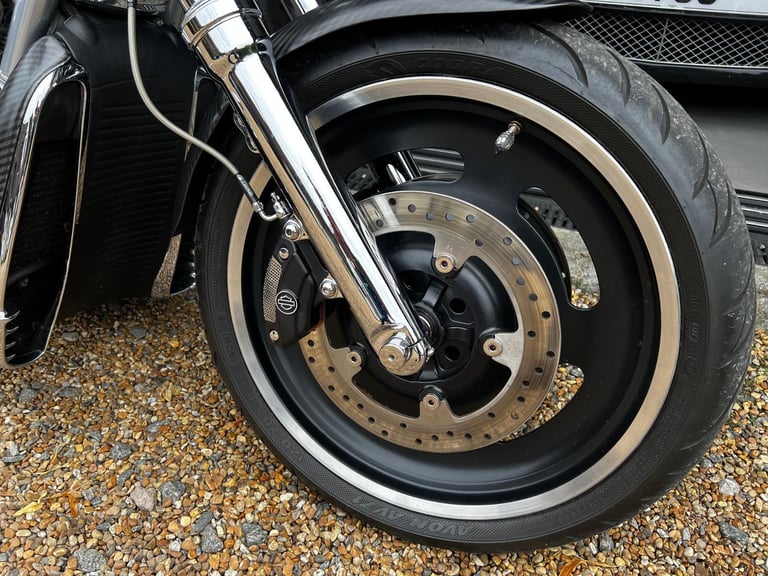 HARLEY DAVIDSON VRSCA V-ROD CUSTOM