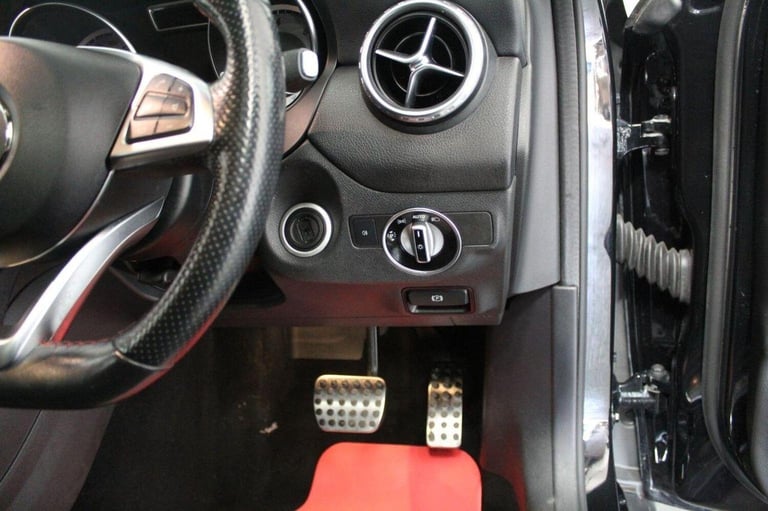 MERCEDES-BENZ GLA CLASS 2.1 GLA220d AMG Line (Premium Plus) 7G-DCT 4MATIC Euro