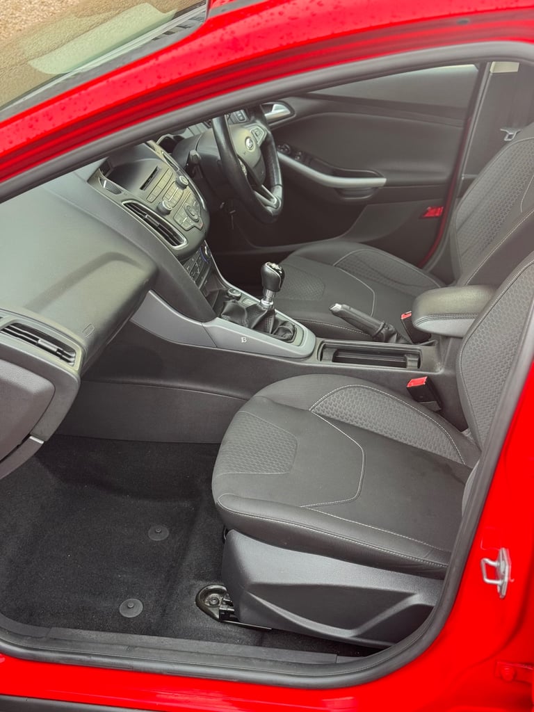 Ford, FOCUS, Hatchback, 2015, Manual, 999 (cc), 5 doors