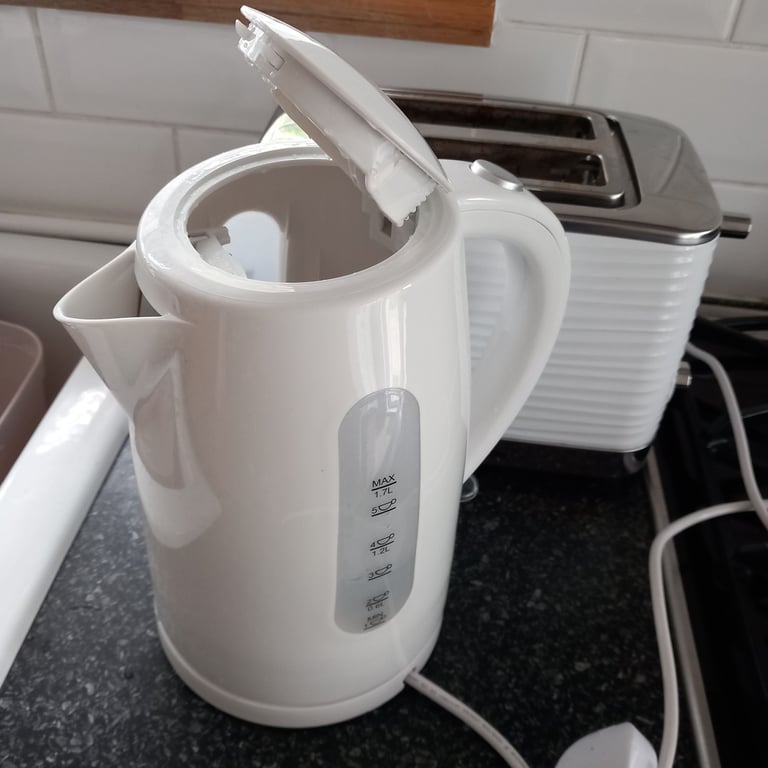 image for Free, kettle and toaster