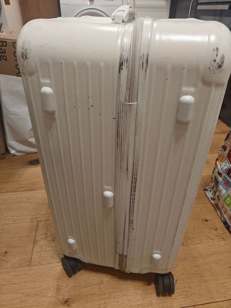Used 26-Inch White Suitcase – Heavily Worn but Fully Functional