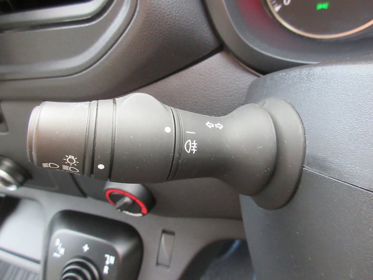 2020 Renault Master 2.3 DCi SL28 BUSINESS ENERGY SEMI AUTO QUICKSHIFT FWD SWB 125 PS WAV 5STR Mob...