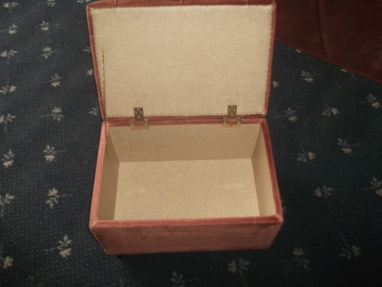SMALL STOOL/STORAGE BOX  USED