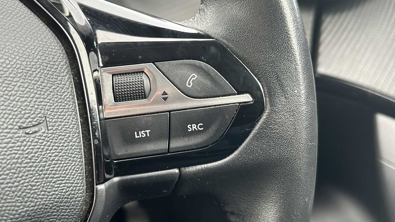 2022 Peugeot 2008 1.2 PureTech Allure Premium 5dr Estate Petrol Manual