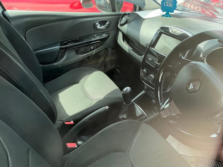 RENAULT CLIO D-QUE M-NAV ENERGY D