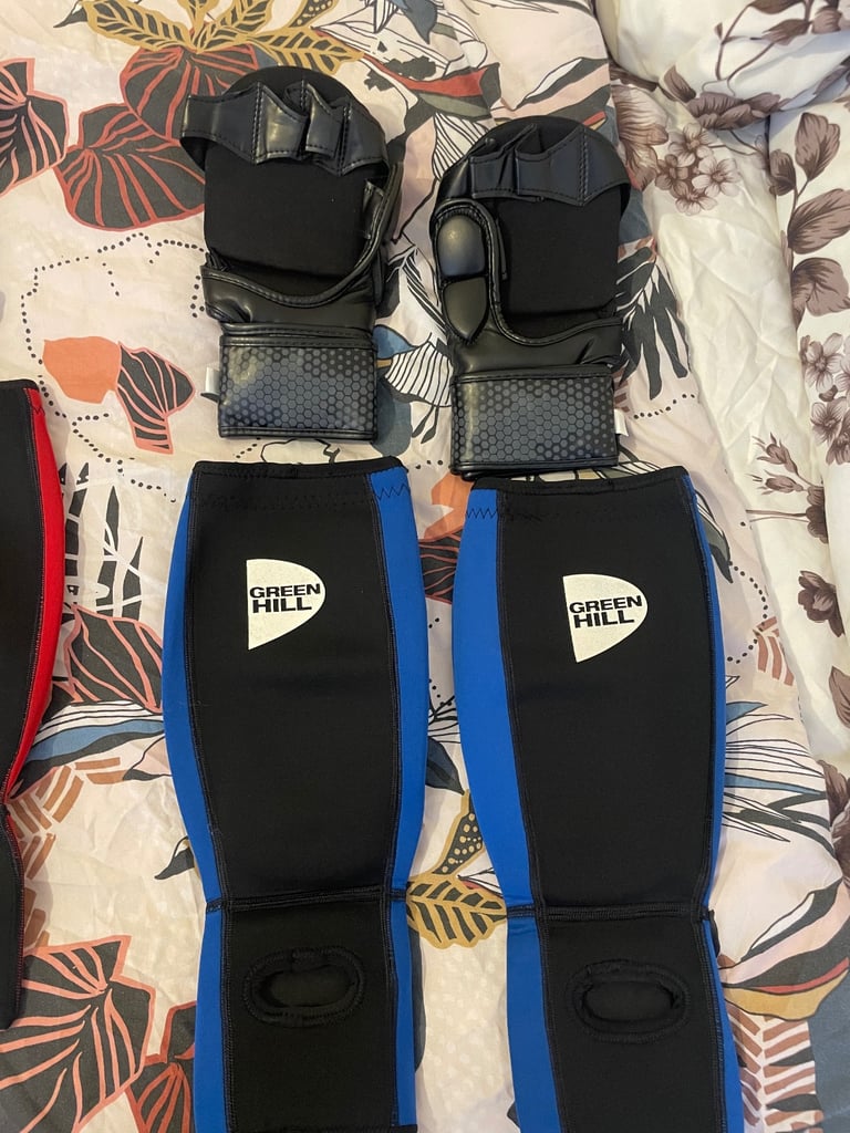 Boxing gloves 