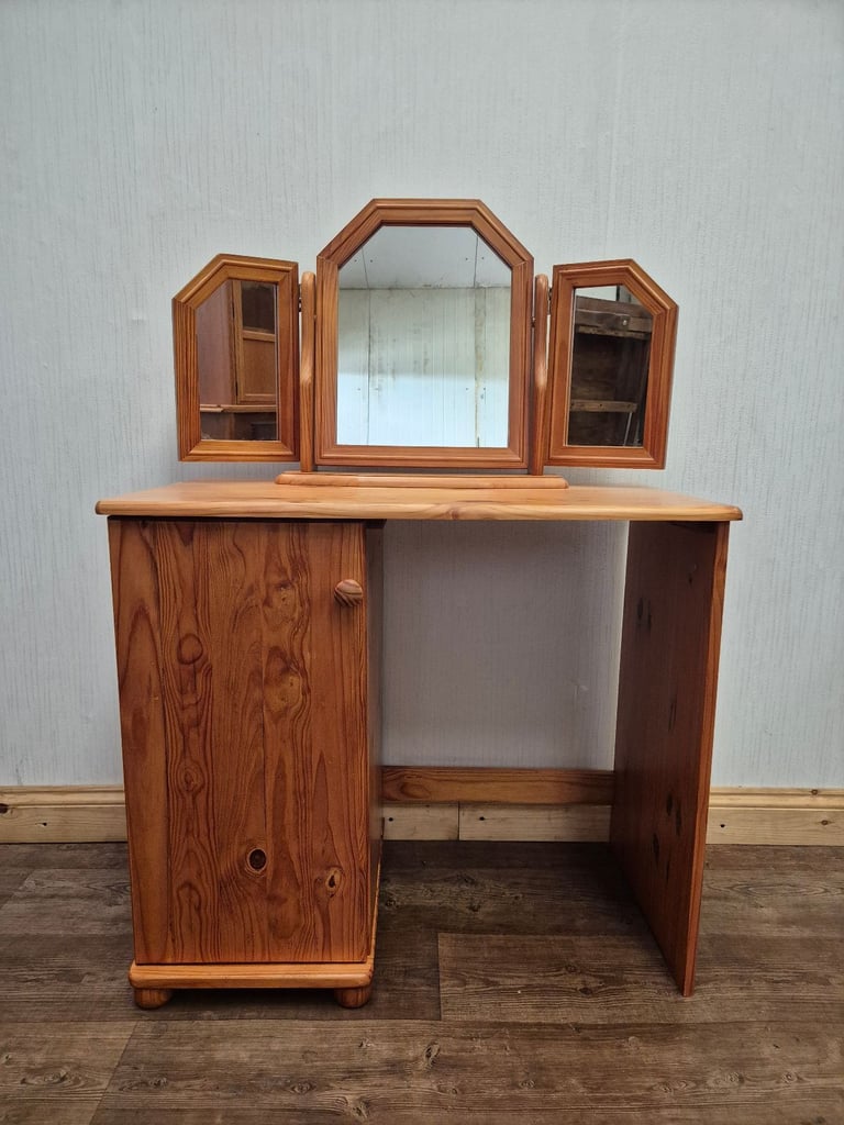 image for Dressing Table Vanity Desk Vanity Table Vanity Set Make up Table Used Furniture