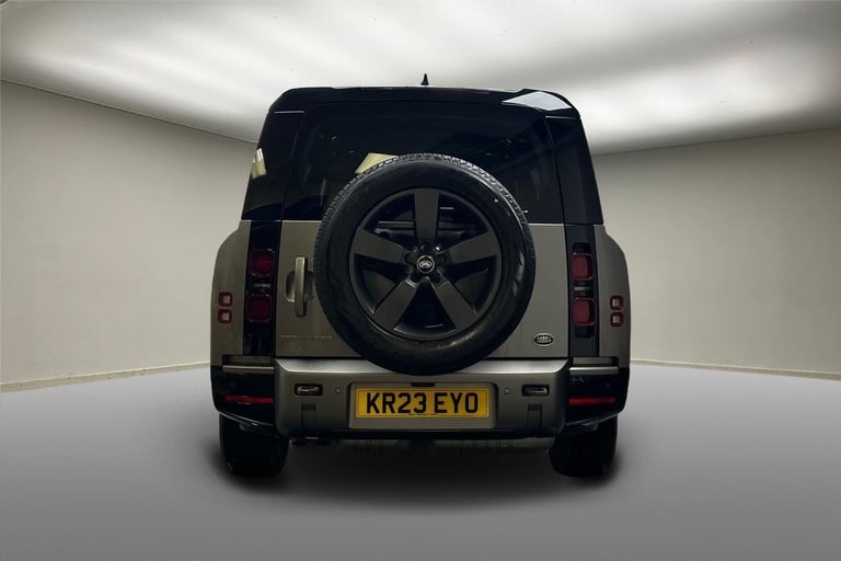  Land Rover Defender 130 3.0 D300 MHEV X-Dynamic SE SUV 5dr Diesel Auto 4WD Euro 6 (s/s) (300 ps)...