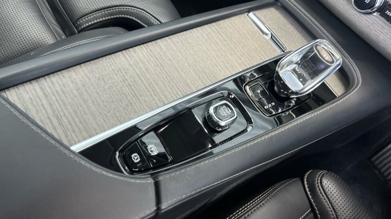 2023 Volvo XC90 Plus, B5 AWD mild hybrid, Diesel, Dark, 7 Seats (Panoramic Sunroof, BLIS) Estate ...