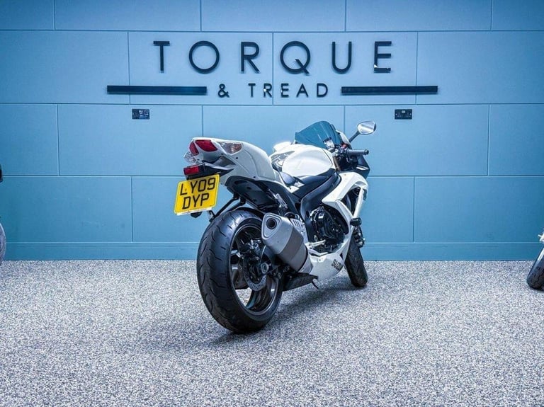 2009 09 SUZUKI GSX-R600 TRIBAL LTD EDITION 599CC - LOW MILES - JUST 2 OWNERS