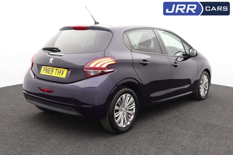 2019 Peugeot 208 1.2 208 Signature PureTech S/S 5dr Hatchback Petrol Manual