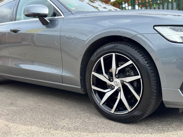 2019 Volvo V60 2.0 D4 Momentum Pro Estate 5dr Diesel Auto Euro 6 (s/s) (190 ps)