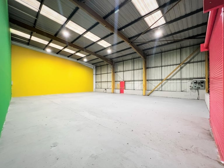 FOR SALE – FREEHOLD MANUFACTURING PROPERTY IN WORKINGON. SUITS OWNER OCCUPIER. 