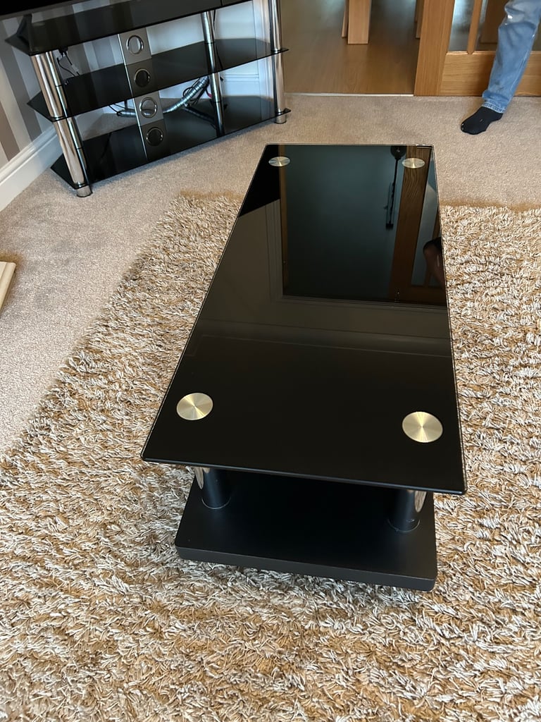 Black & Crome Glass Topped TV Stand.