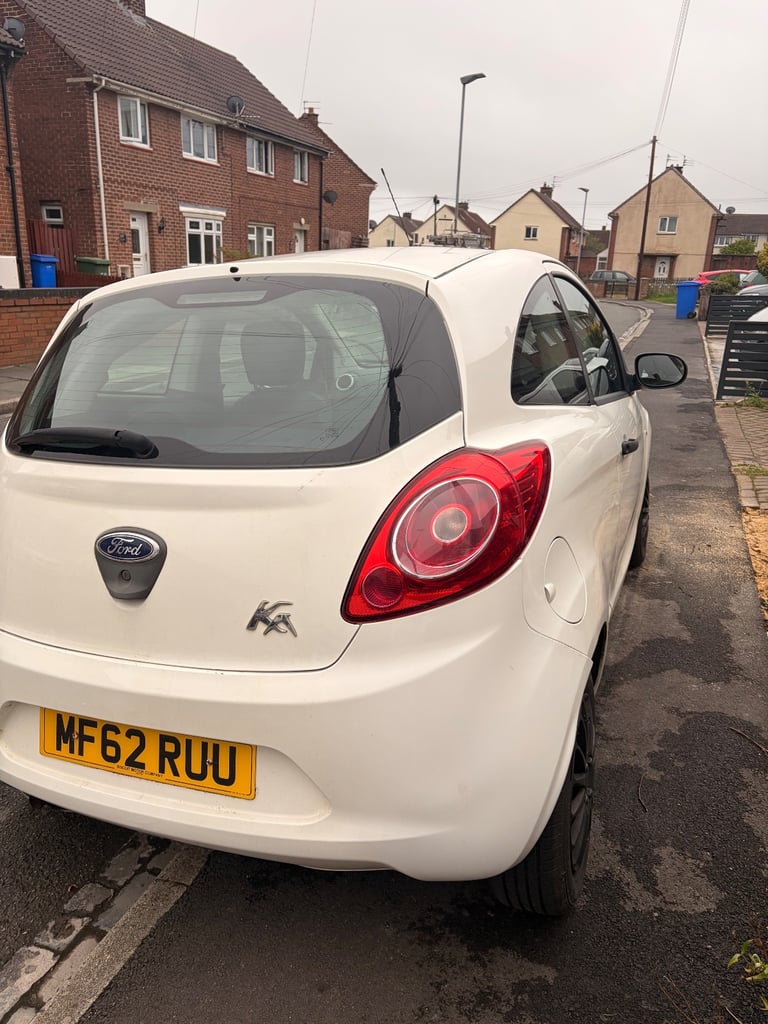 Ford, KA, Hatchback, 2012, Manual, 1242 (cc), 3 doors