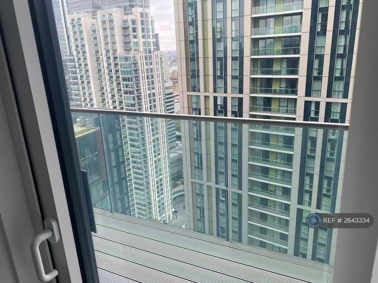 2 bedroom flat in Maine Tower, London, E14 (2 bed) (#2643334)