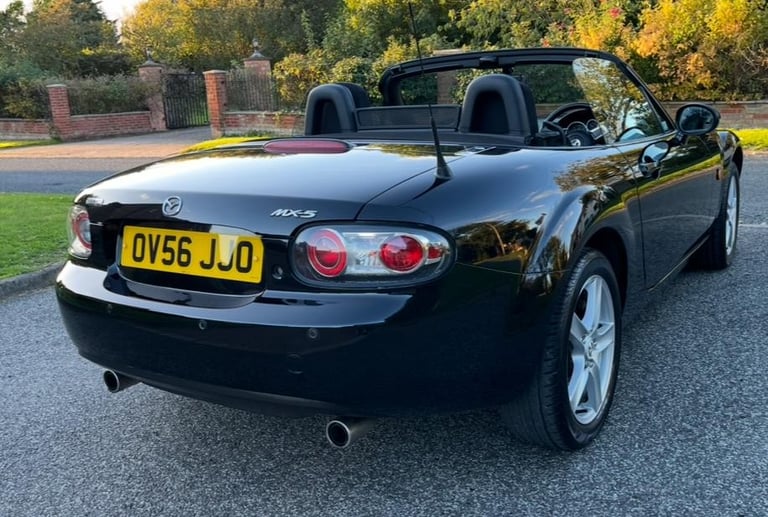 2006(56) MAZDA MX-5 2.0i CONVERTIBLE GENUINE 33,000 MILES 11 SERVICES LOVELY CAR