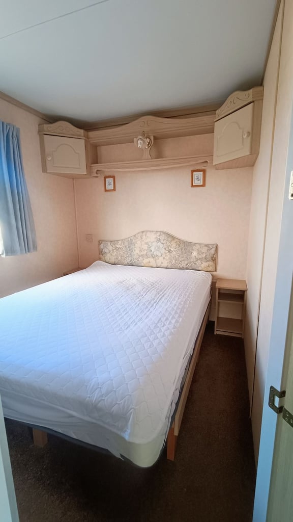**Static caravan to rent long term**