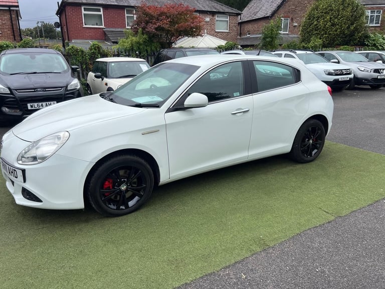 2011 Alfa Romeo Giulietta 1.4 TB MultiAir Lusso Euro 5 (s/s) 5dr HATCHBACK Petrol Manual