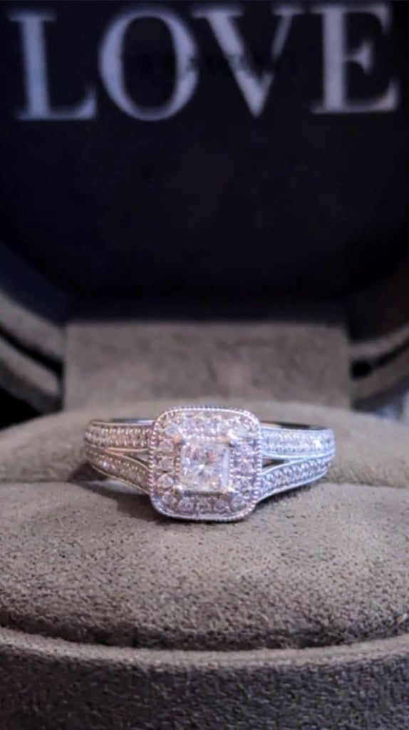 Vera Wang Diamond Engagement Ring – 18K White Gold 0.70ct Cost £3,499 