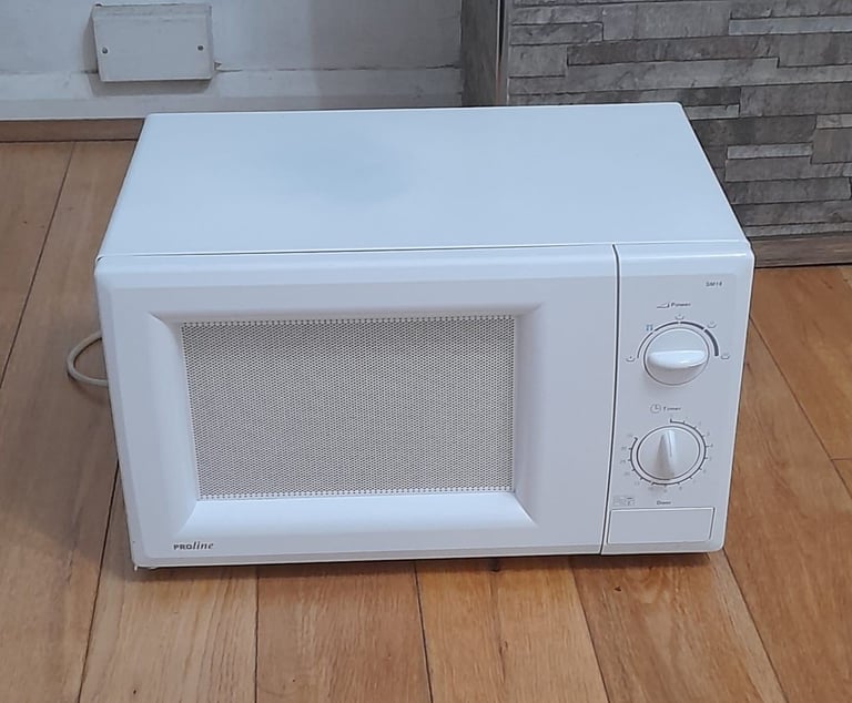 image for MICROWAVE: PROLINE, 800W * delivery available * 