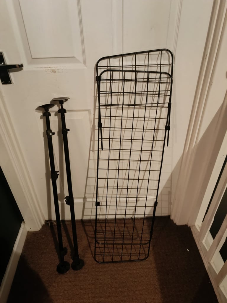 Extendable dog car barrier 