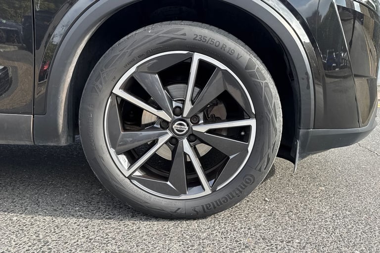 2022 Nissan Qashqai 1.3 DiG-T MH Tekna 5dr Hatchback Petrol Manual