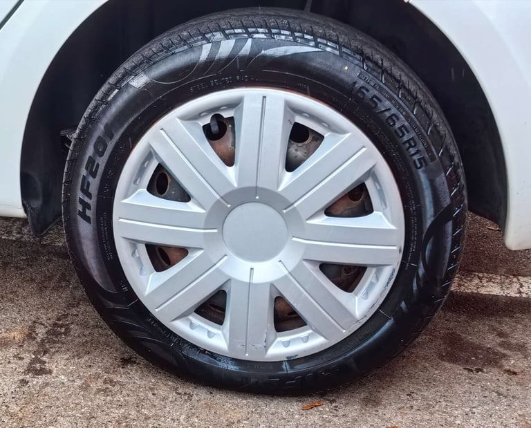 2009 Renault Clio 1.1 Clio Expression 16v 5dr Hatchback Petrol Manual