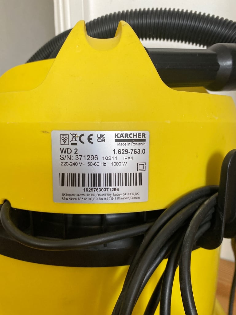 WET AND DRY VACUUM CLEANER KARCHER WD 2 PLUS - Perfect Condition (Used for 1 Year)