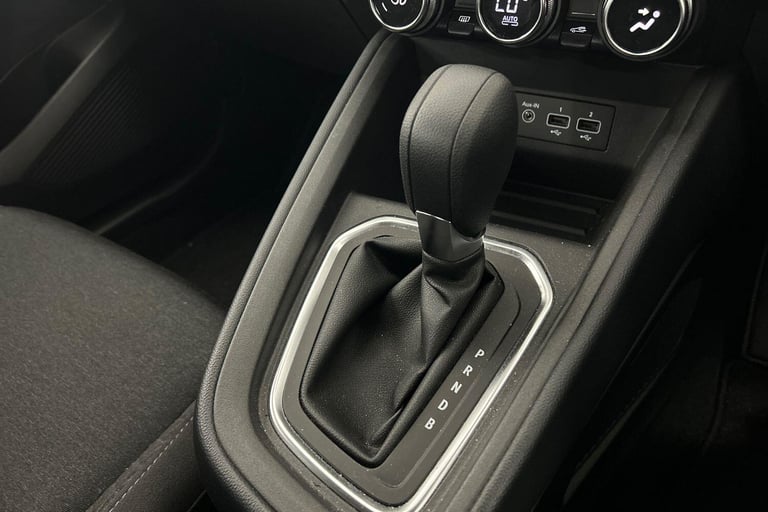 2023 Renault Clio 1.6 E-TECH Evolution Hatchback 5dr Petrol Hybrid Auto Euro 6 (s/s) (145 ps) HAT...