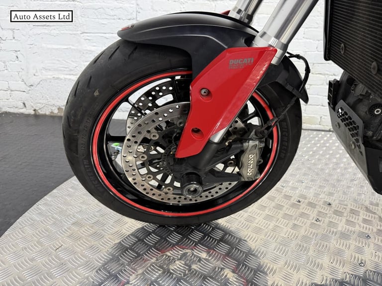 2014 Ducati Hyperstrada 821 821 Naked Petrol Manual Euro 3 (104 ps) Naked Petrol Manual