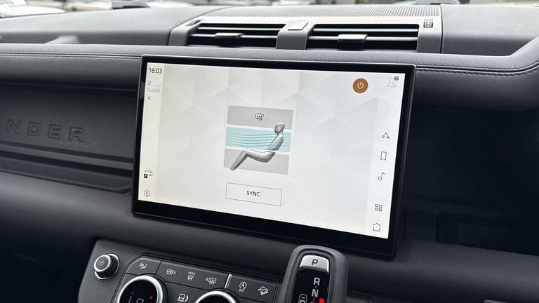 2025 Land Rover Defender 3.0 D250 X-Dynamic SE 90 3dr Auto ESTATE DIESEL Automatic