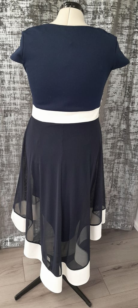 Brand new quiz dress in navy and cream