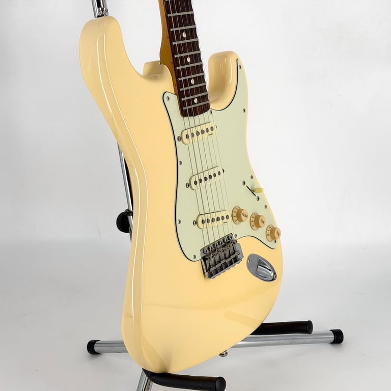 1994/95 Fender Japan Yngwie Malmsteen ST62-100YM Stratocaster - Yellow White - Trades