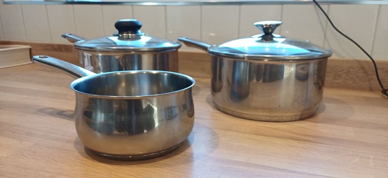 3 Stainless steel saucepans