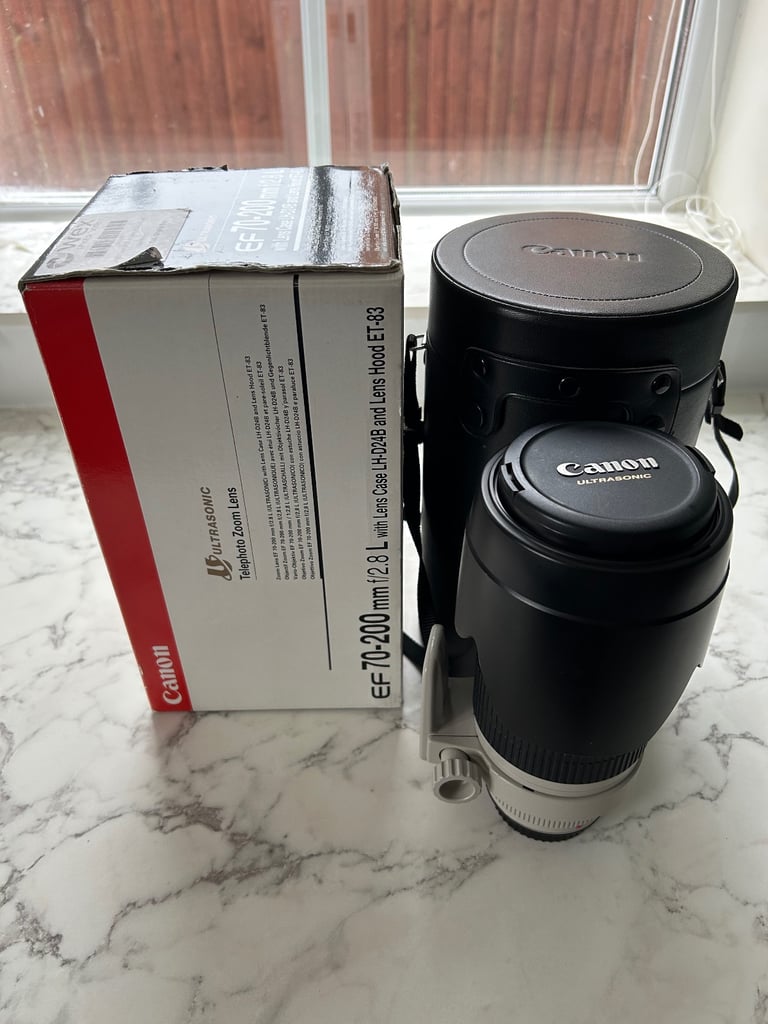 Canon EF 70-200mm f/2.8 L USM – Legendary Pro Telephoto Zoom – Boxed with Hood & Case