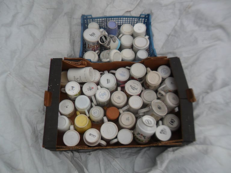JOB LOT 51 MUGS CUPS