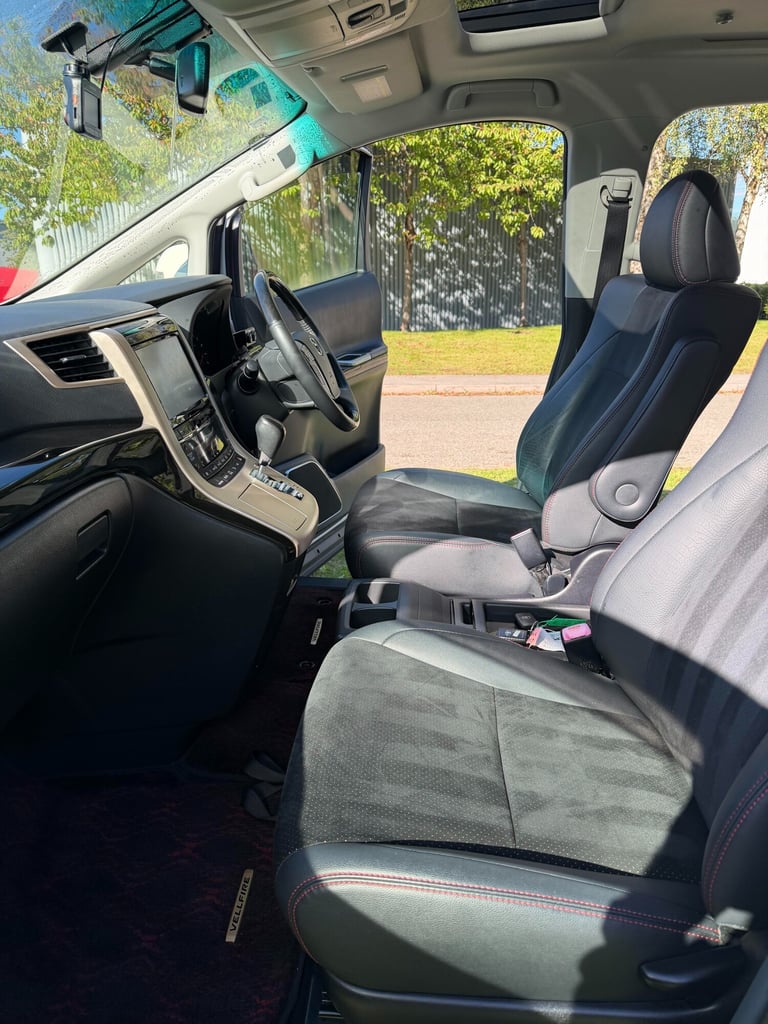 2012 TOYOTA VELLFIRE, WHITE,Golden Eyes 2, 2.4ltr. 7 Seater, Twin Sun roofs, 