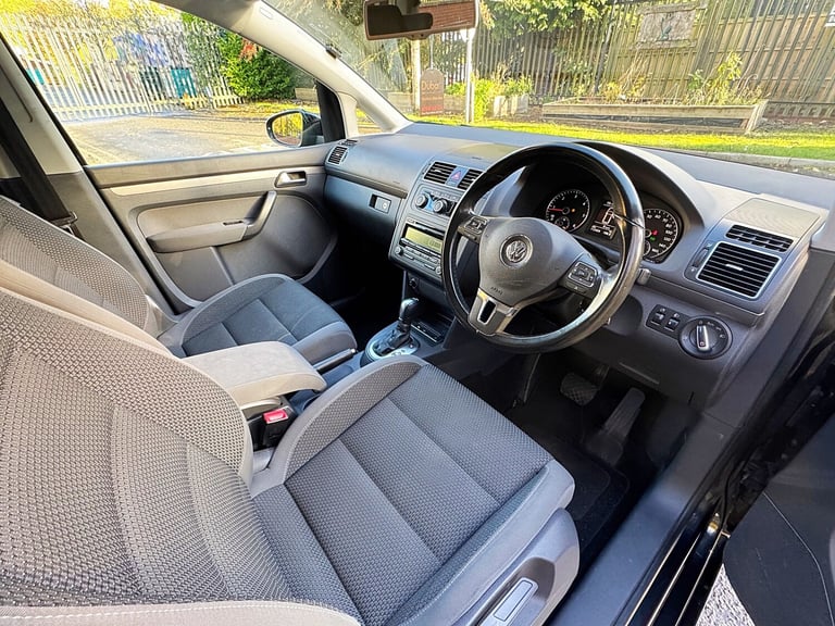 2011 Volkswagen Touran 2.0 TDI SE 5dr DSG MPV Diesel Automatic