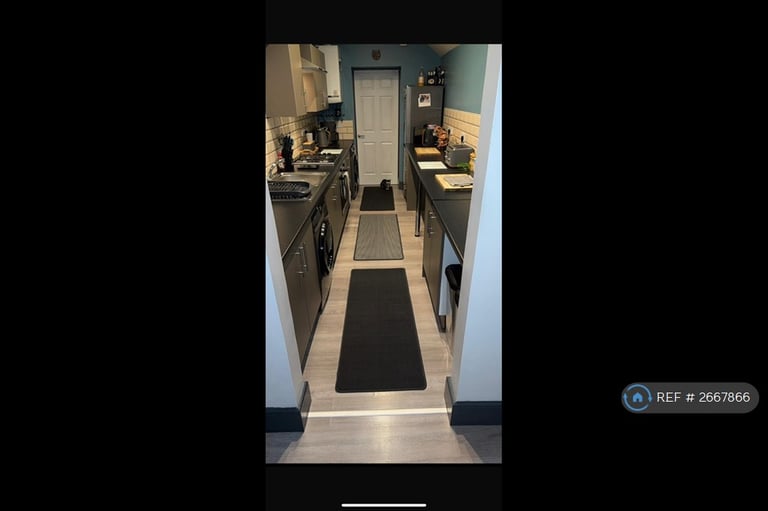 1 bedroom flat in Dimsdale Parade, Newcastle, ST5 (1 bed) (#2667866)