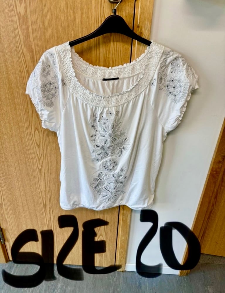 Ladies Clothing size 20/XL