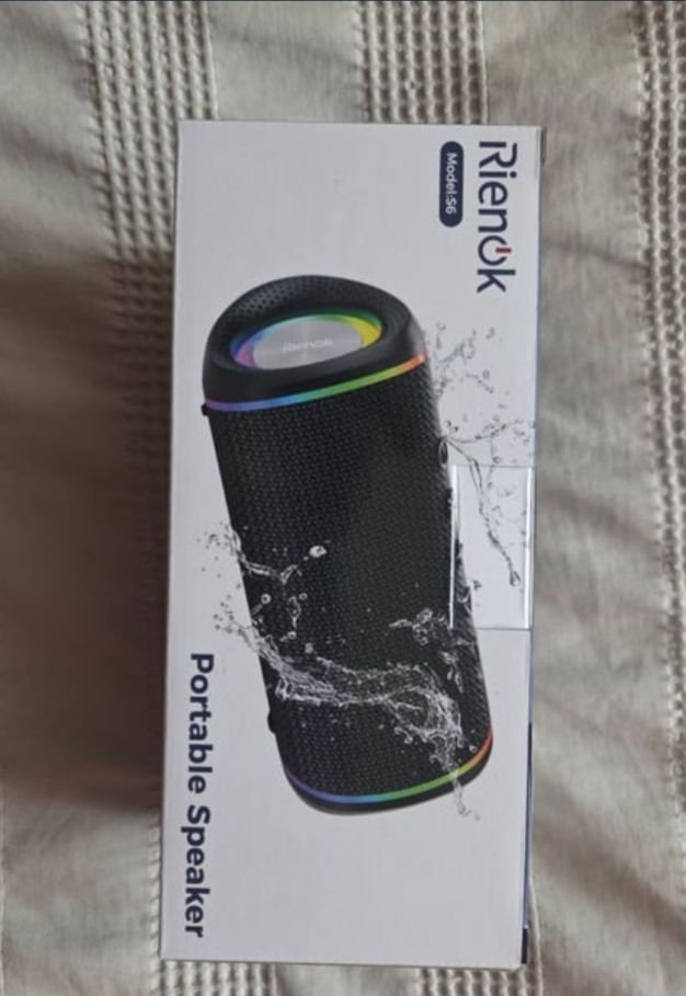 BNIB BLUETOOTH SPEAKER WITH LED
