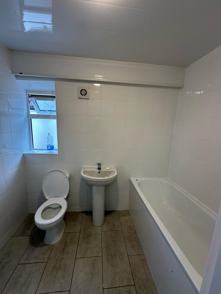 🏡 Double Room – Bow🏡