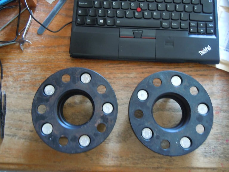 2 X Wheels spacers Tegiwa  PCD 5X114.3 HUB 61.1  20mm