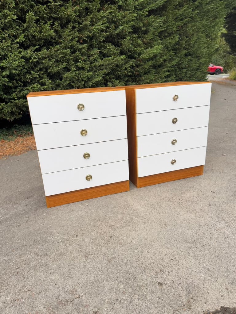 Chest of drawers for £90(we can deliver)