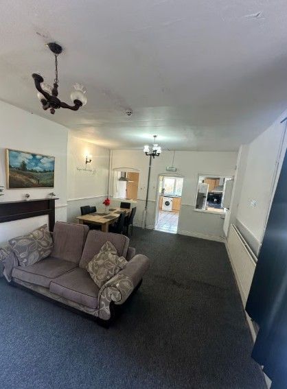 Rooms with Premium Support in Birmingham are available for needy. DSS Claimants Apply.