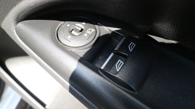 FORD TRANSIT 200 LIMITED PV Silver Manual Diesel, 2016