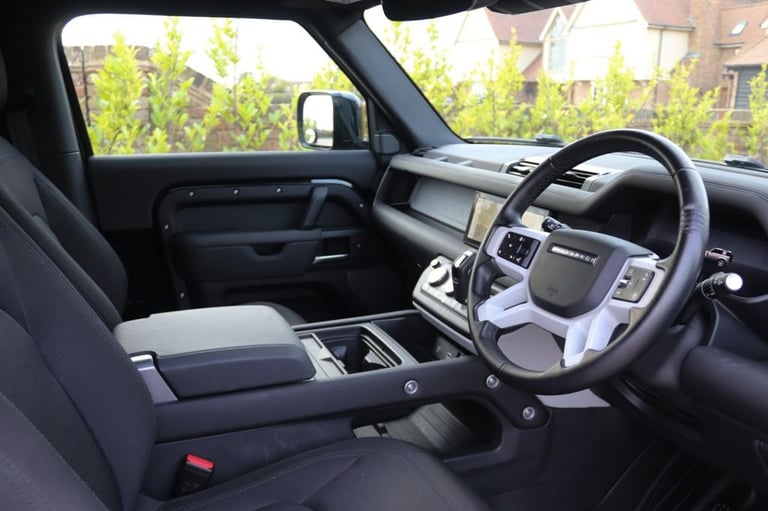 2023 Land Rover Defender 3.0 D250 Hard Top Auto PANEL VAN DIESEL Automatic