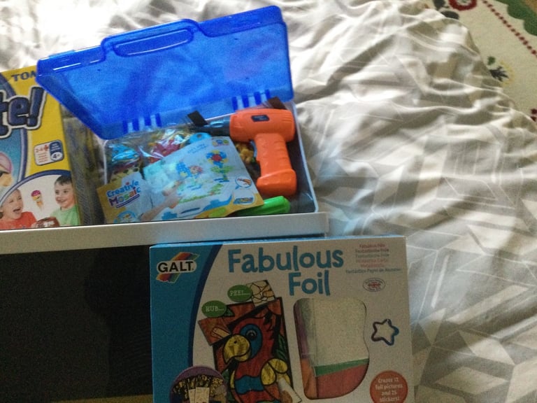 Box games, creative hobbies, creative building and drawing sets. For all ages 2 uowards