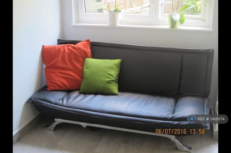 1 bedroom in Rhodeswell Road, London, E14 (#2421074)